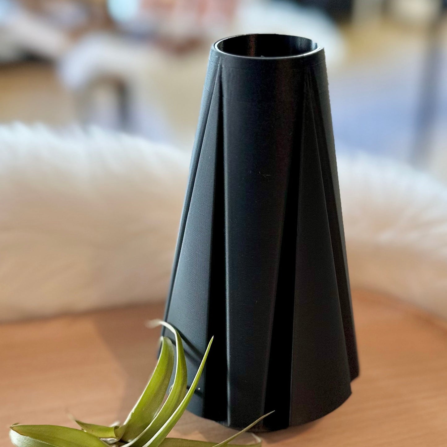 Walkways Vase | Black