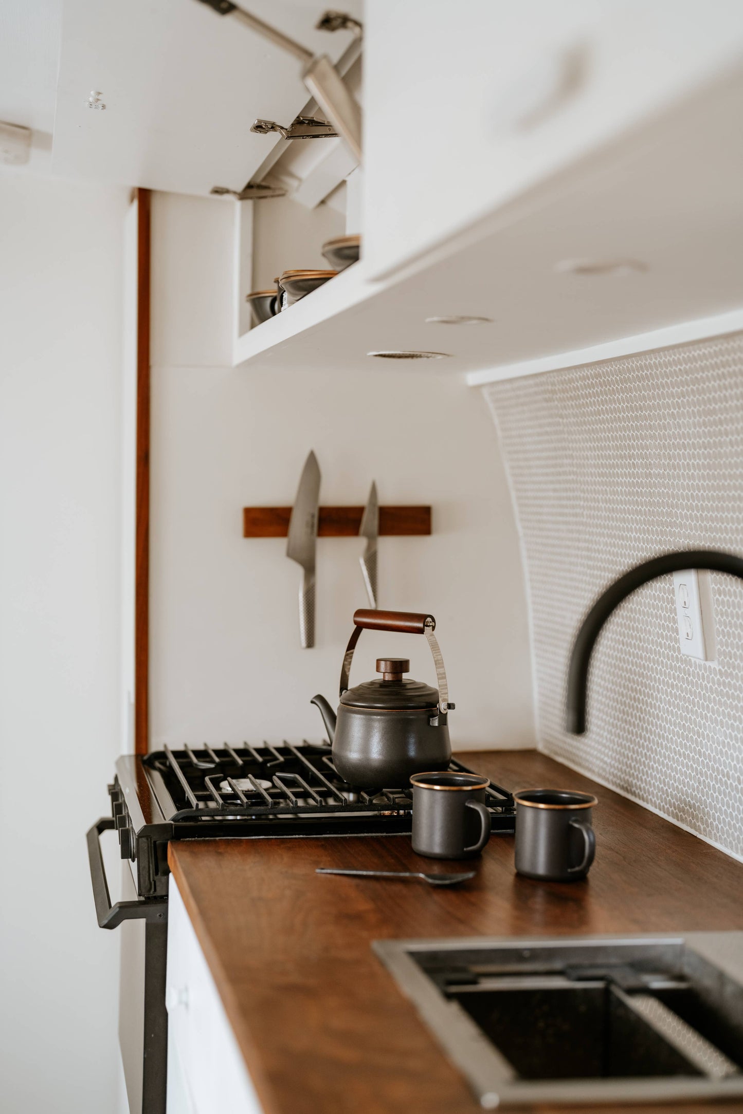Vintage-Style Kettle | Slate Grey by Barebones