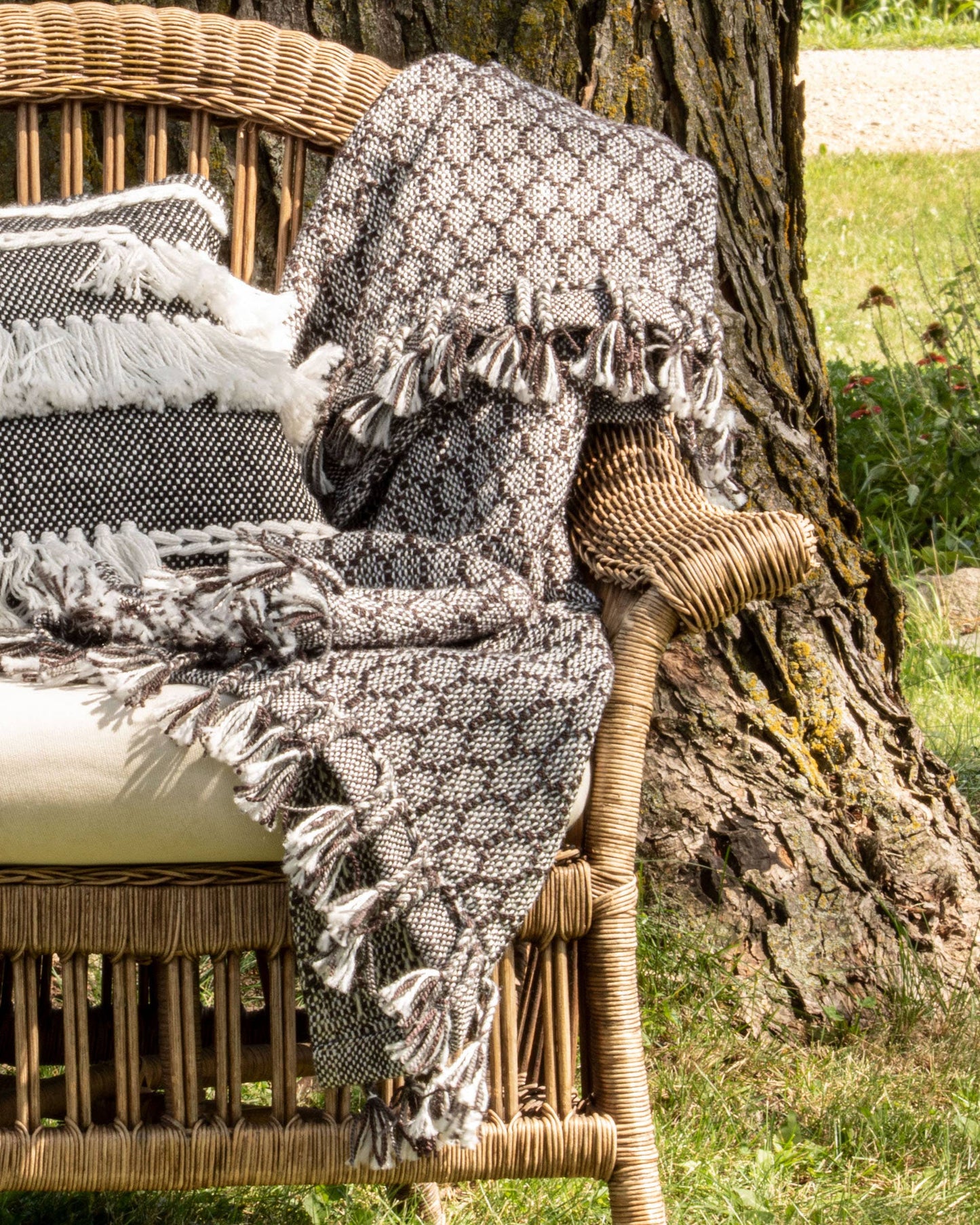 Hand Woven Outdoor Safe Throw | Black