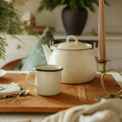 Vintage Enamel Kettle | Ivory