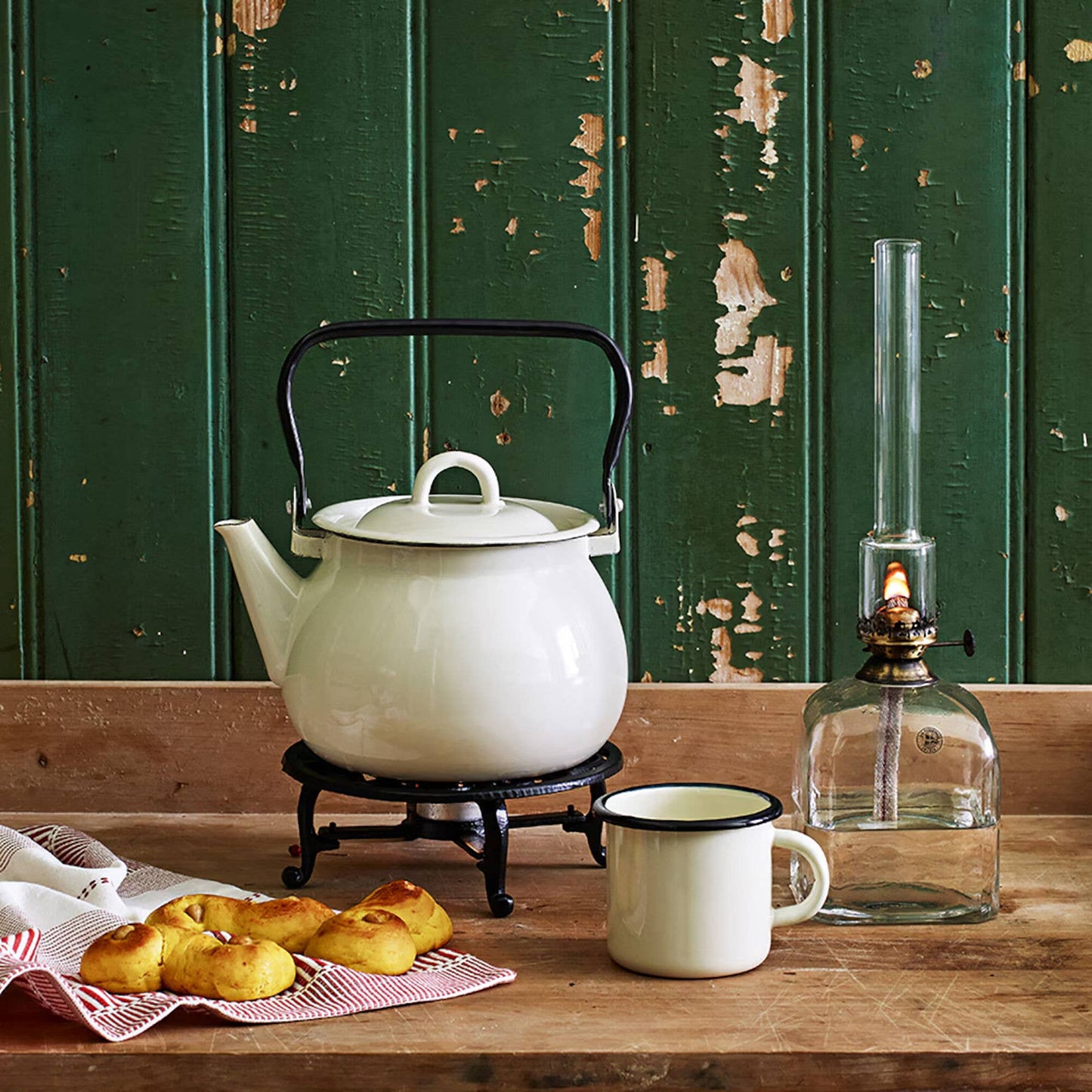 Vintage Enamel Kettle | Ivory